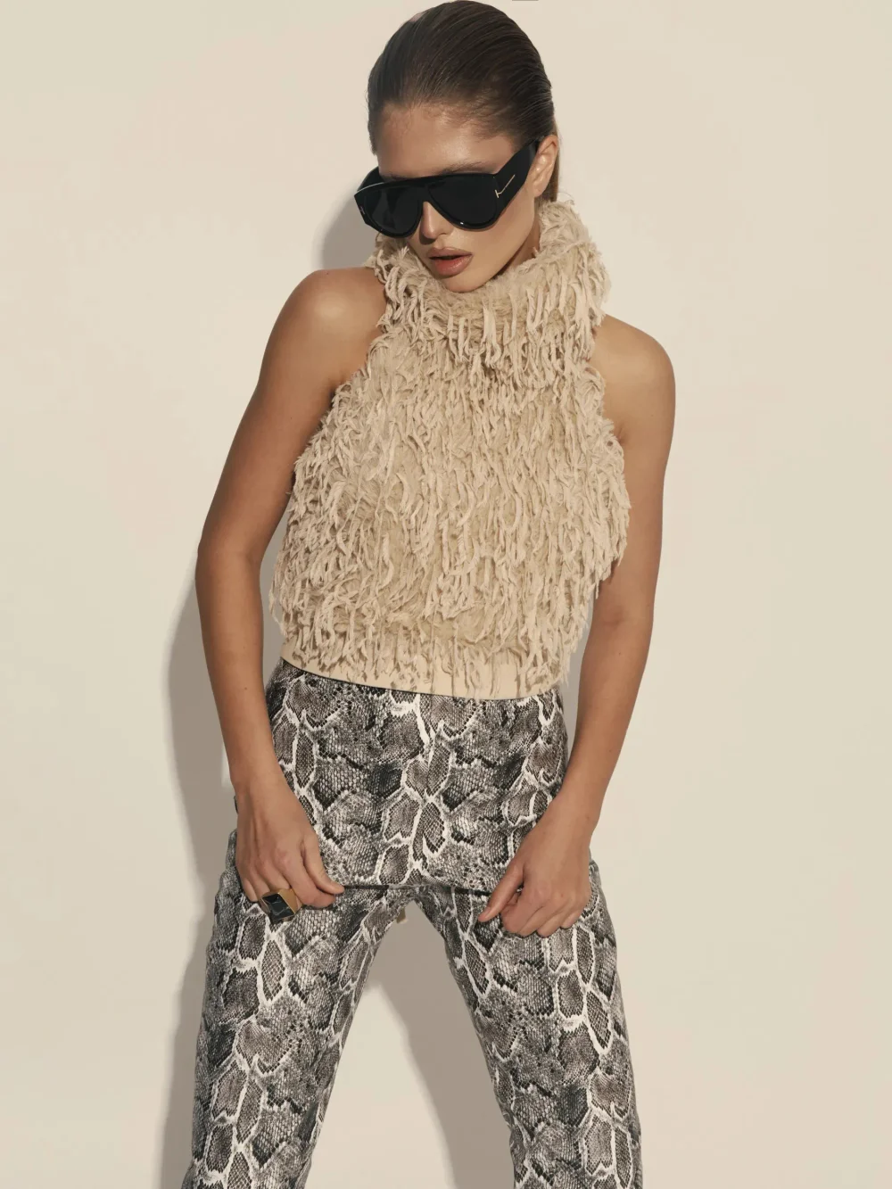 Топ с объемным горлом и открытой спиной, Бежевый