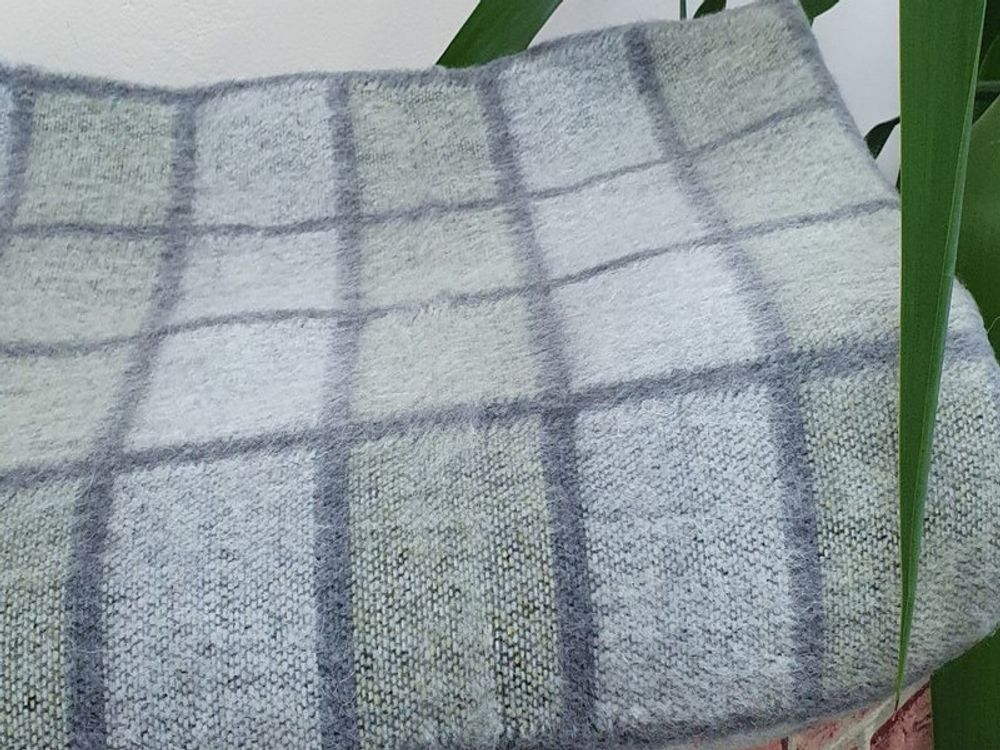 Одеяло полушерстяное "ВВ. СЕРО-ЗЕЛЁНАЯ КЛЕТКА-3" ОПШ-1, 50% шерсть, плотность 400 г/м2, Россия.