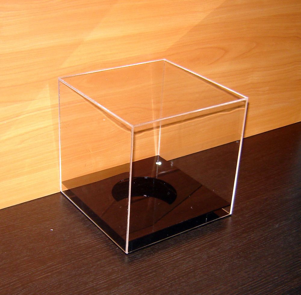 Подставка для сувенирного мяча акриловая