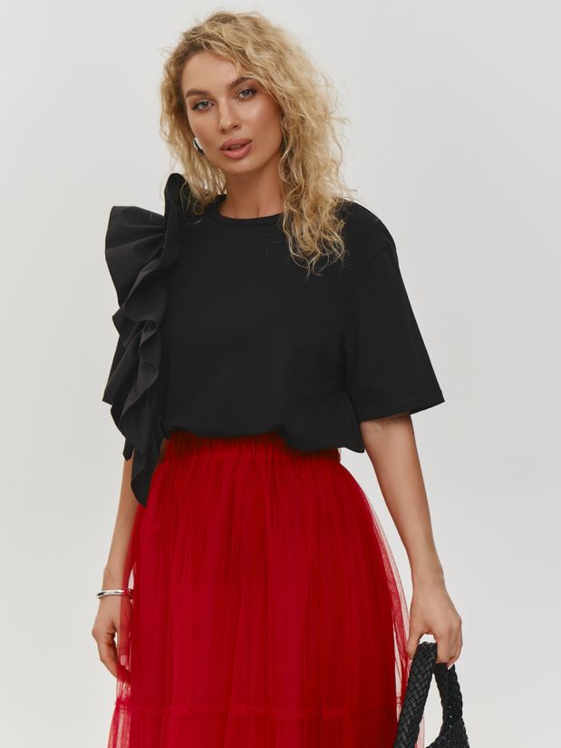 Футболка с воланом, черная