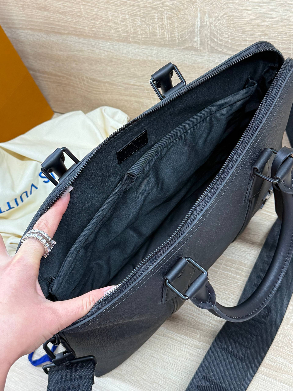Портфель Louis Vuitton