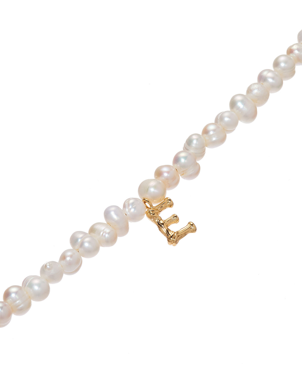 Колье- мелкий речной жемчуг, буква