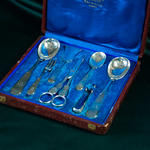 Комплект приборов для сервировки стола