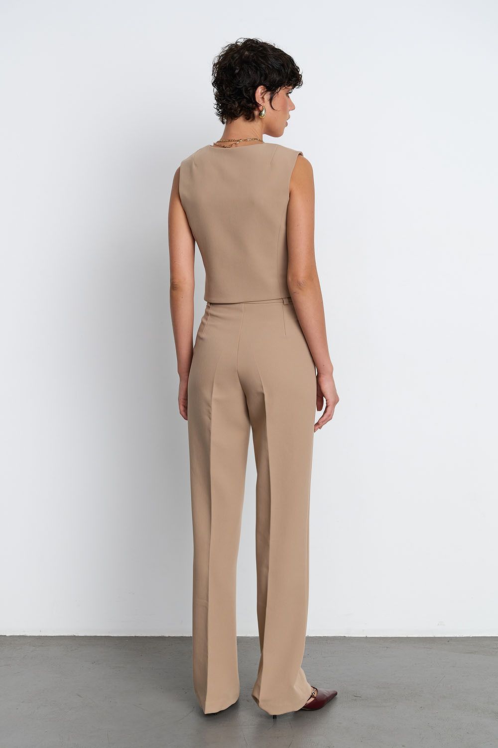 Брюки костюмные прямые цвета капучино