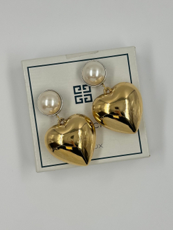 Массивные клипсы с подвесками в виде сердец Givenchy