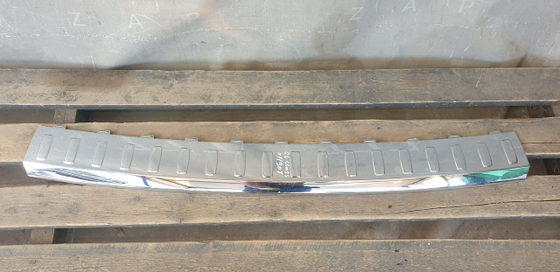 Накладка заднего бампера Mercedes GL (X166) 12-16 Б/У Оригинал A1668840190