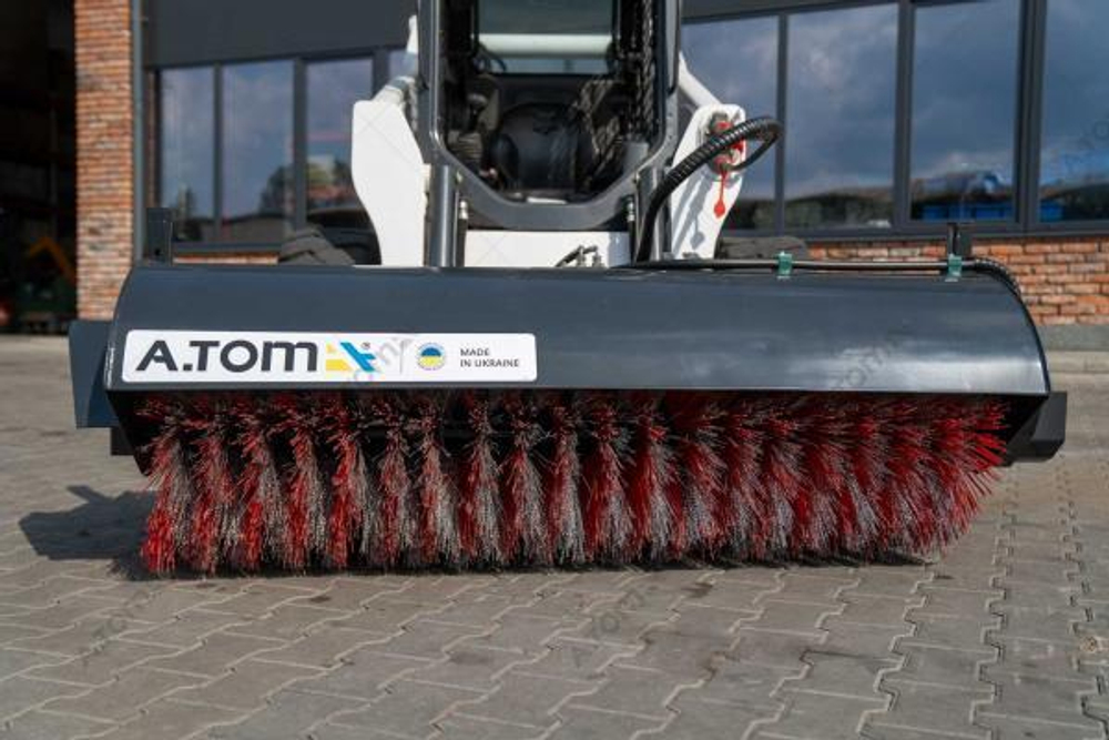 Щетка дорожная на мини погрузчик - AТOM 2000 Bob-Tach