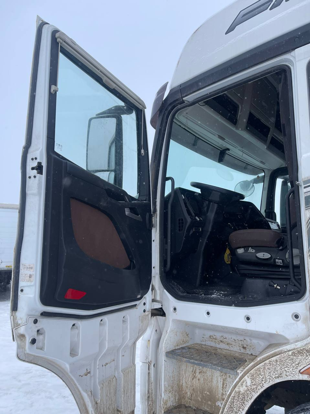 FAW J7 6x4 Седельный тягач CA4250P77K25T1E5 (Дизельный, 12.5 л, 553 л.с. АТ)