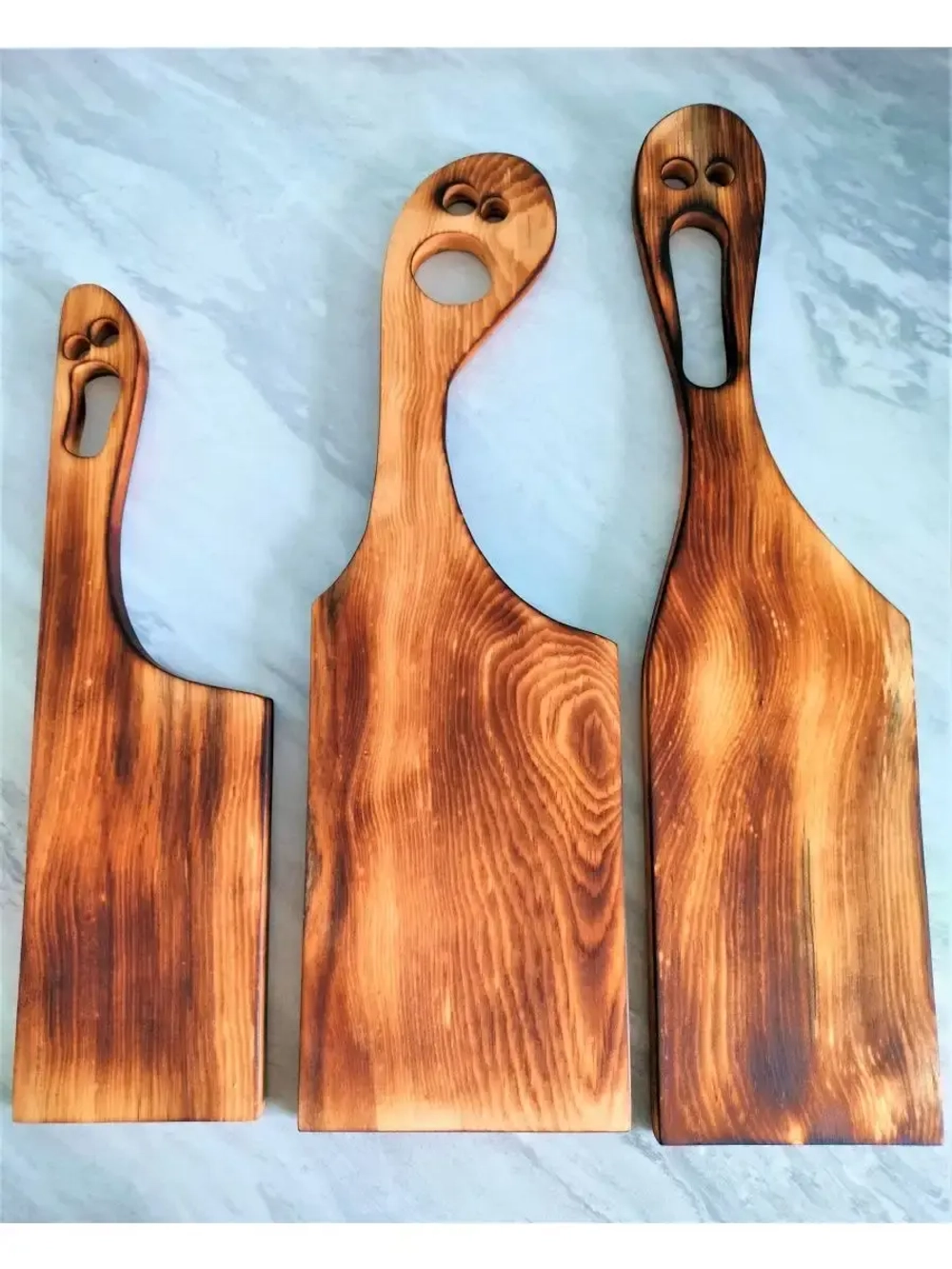 Доска сервировочная/разделочная из дерева.