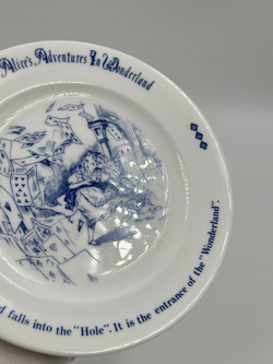 Тарелка Алиса в Стране Чудес Yamaka
