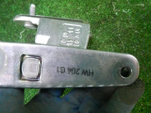 Петля двери задняя левая Mercedes C w204 (2008-2015)