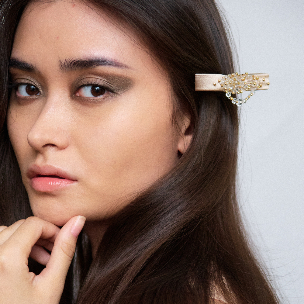 Бант "Стрекоза" бежевый с прозрачным декором