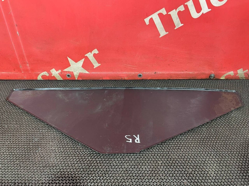 Коврик на торпедо 2018г.