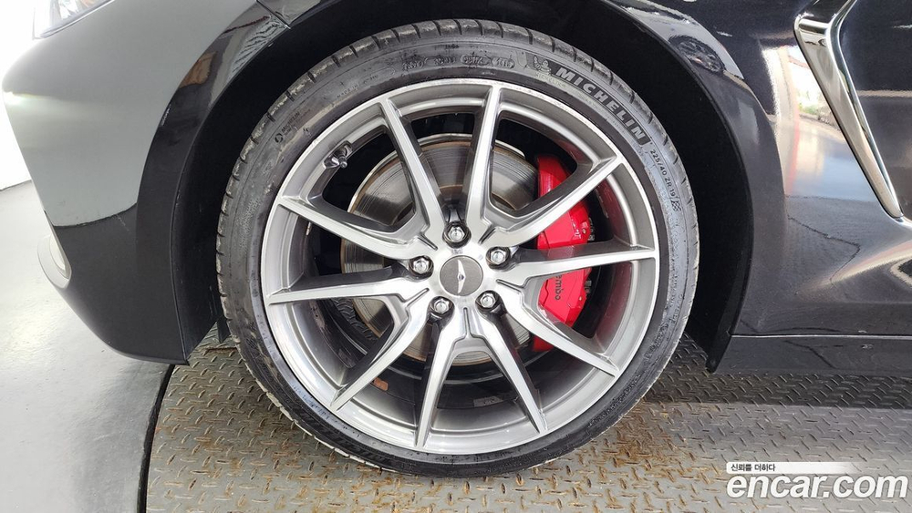 Genesis G70 2.0T (08.2019)