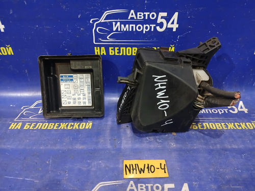 Блок предохранителей подкапотный TOYOTA PRIUS 1998