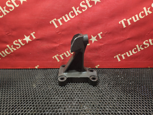 Кронштейн двигателя передний правый 2020г