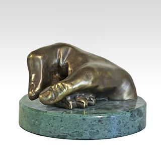 Письменный прибор "Рука" (на камне)