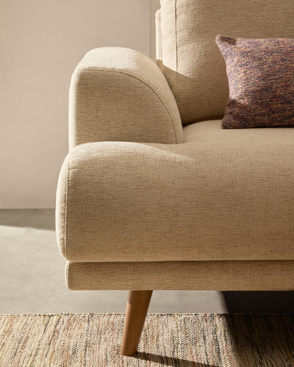 Karin Двухместный белый диван с ножками из массива бука 210 см