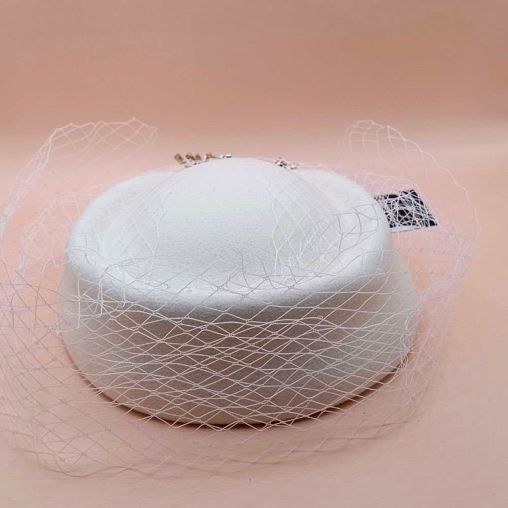 ФЕТРОВАЯ ТАБЛЕТКА С ВУАЛЬЮ.