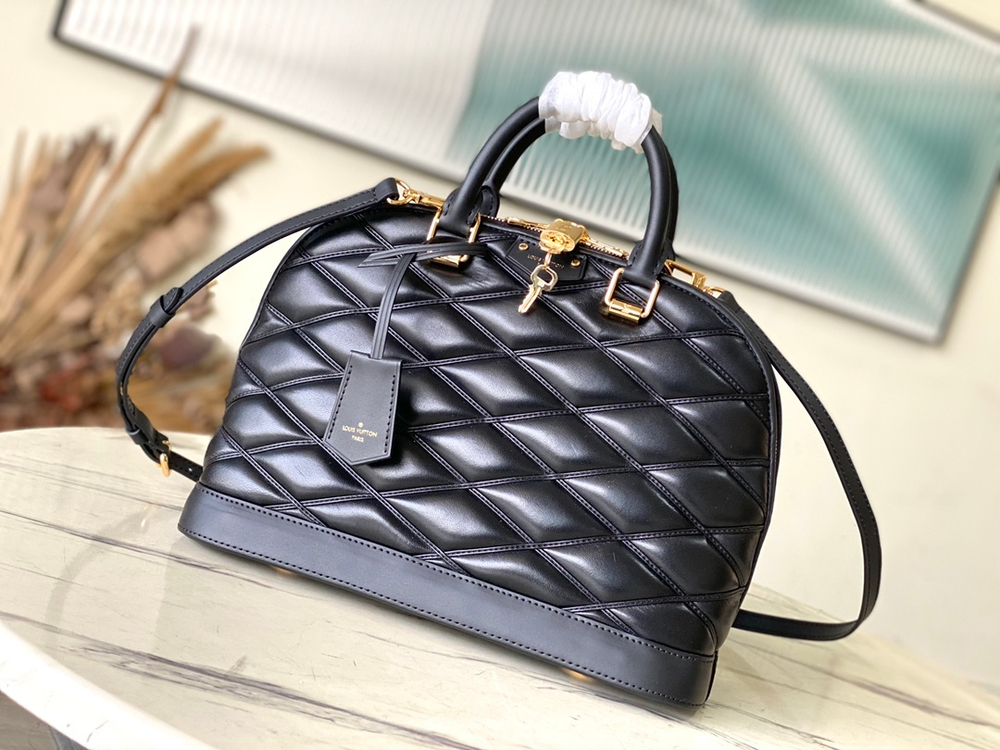 Louis Vuitton Alma PM