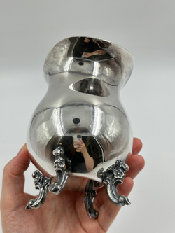 Молочник на ножках Sheridan