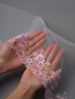 Вышивка на сетке лавандовая с глиттером ширина 24 см (2 стороны)