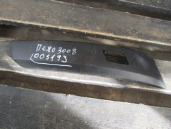 Накладка переднего бампера правая Peugeot 3008 1 09-13 Б/У Оригинал 9685098077