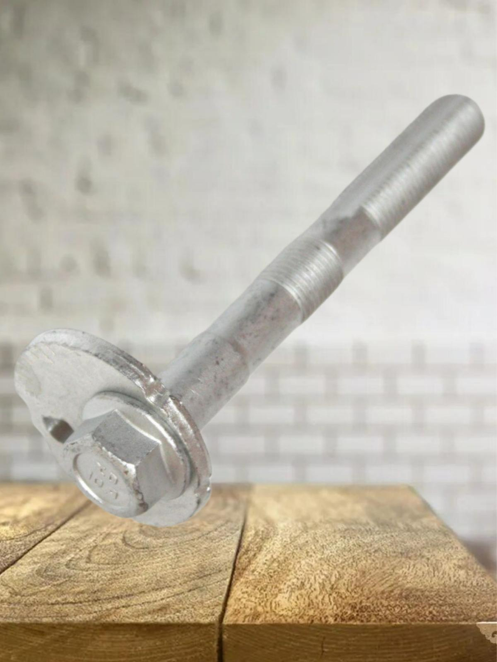 Болт развальный переднего нижнего рычага 2904320P3010 JAC T6