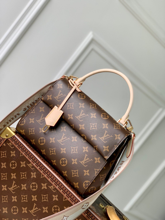 Louis Vuitton Cluny BB