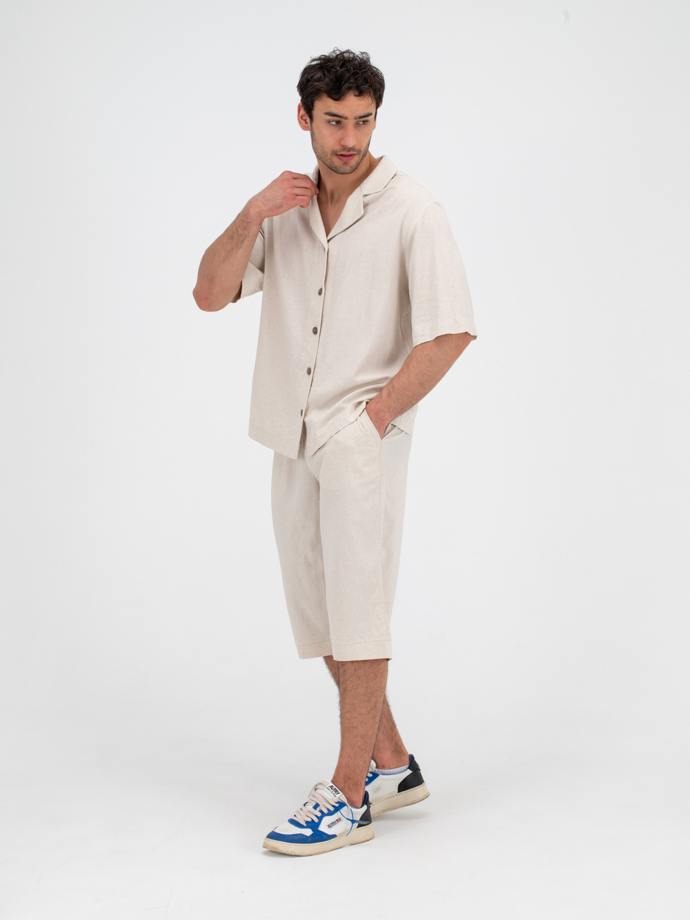 Костюм льняной с шортами. Песочный