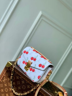 Louis Vuitton Pochette Metis East West
