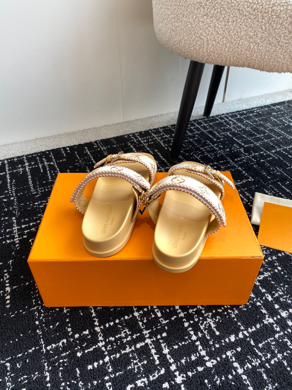 Louis Vuitton Bom Dia Flat Comfort Mule (5 colors)