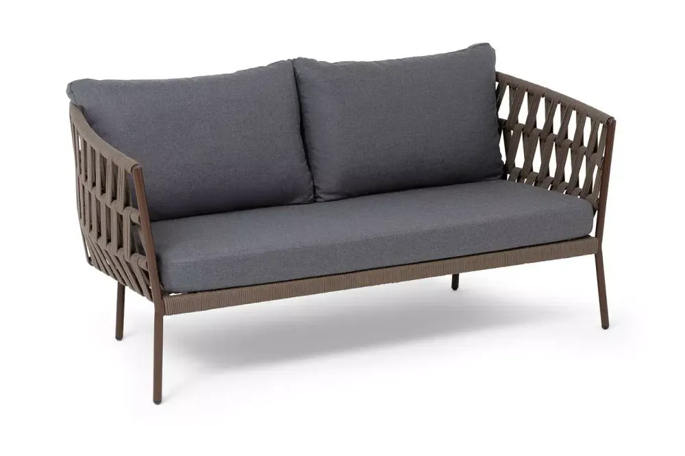 "Диего" диван 2-местный плетеный из роупа, каркас алюминий коричневый (RAL8016) муар, роуп коричневый круглый, ткань темно-серая 027