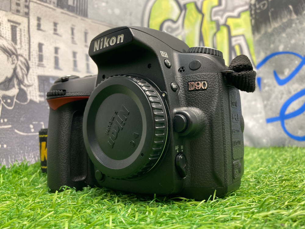 Nikon D90 9.300 кадров