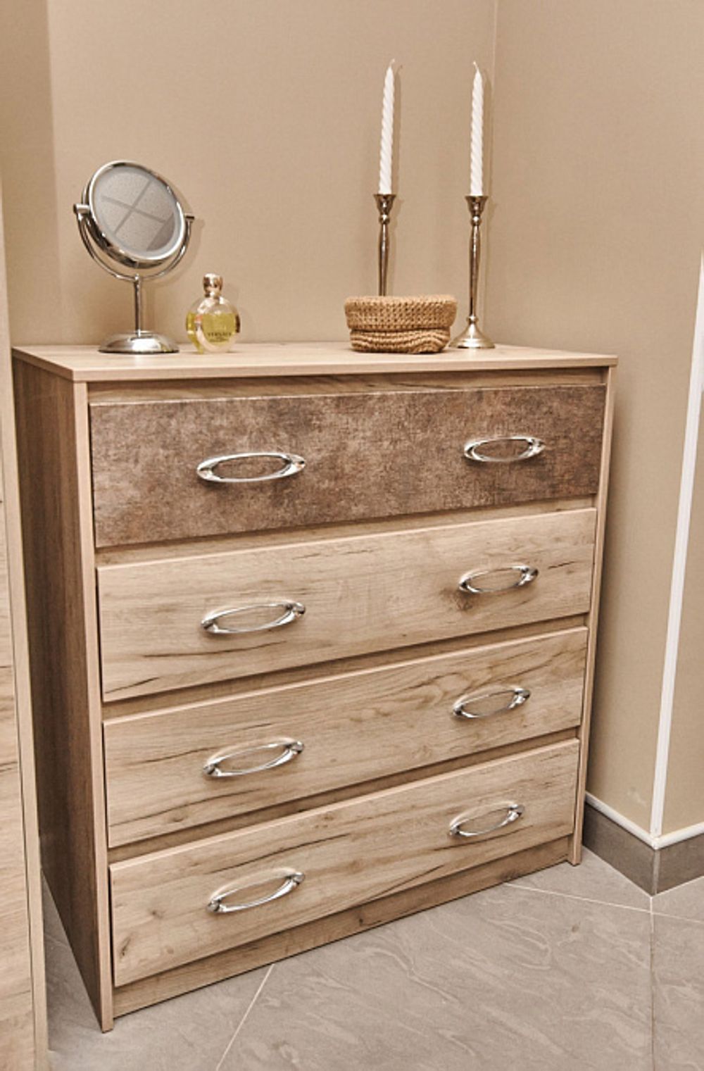 Дакота Комод