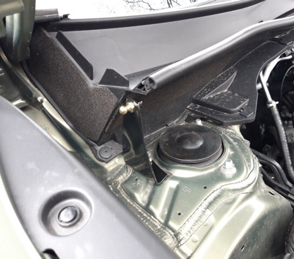 Амортизатор (упор) капота на Subaru Forester 07-04(с 2018 г.в.)Autoinnovation