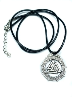 Магическая скандинавская подвеска оберег Валькнут из стали