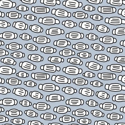 Белые маски на голубом фоне