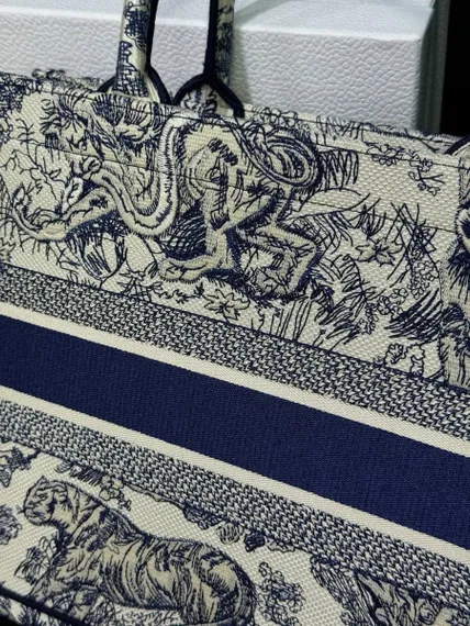 Сумка Dior Book Tote, модель маленького формата синий