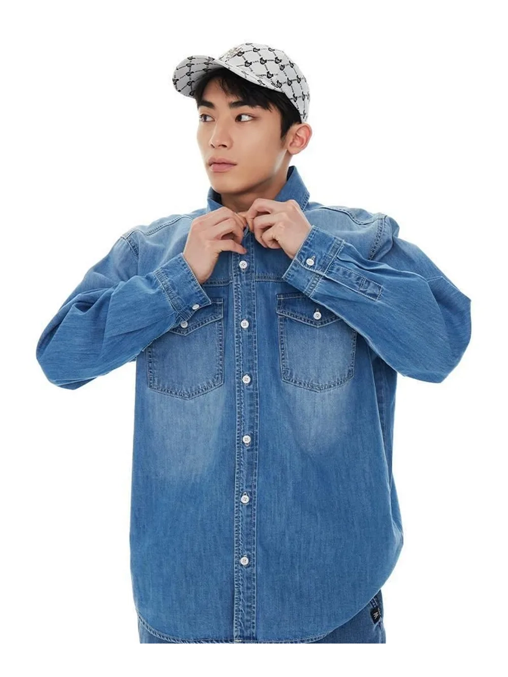 Джинсовая рубашка с двумя карманами