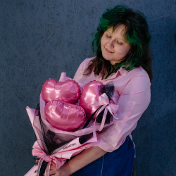 Букет из нежных розовых шаров-сердец