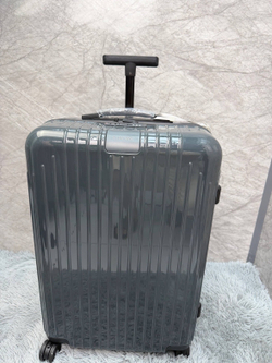 Дорожный чемодан Rimowa Essential Lite