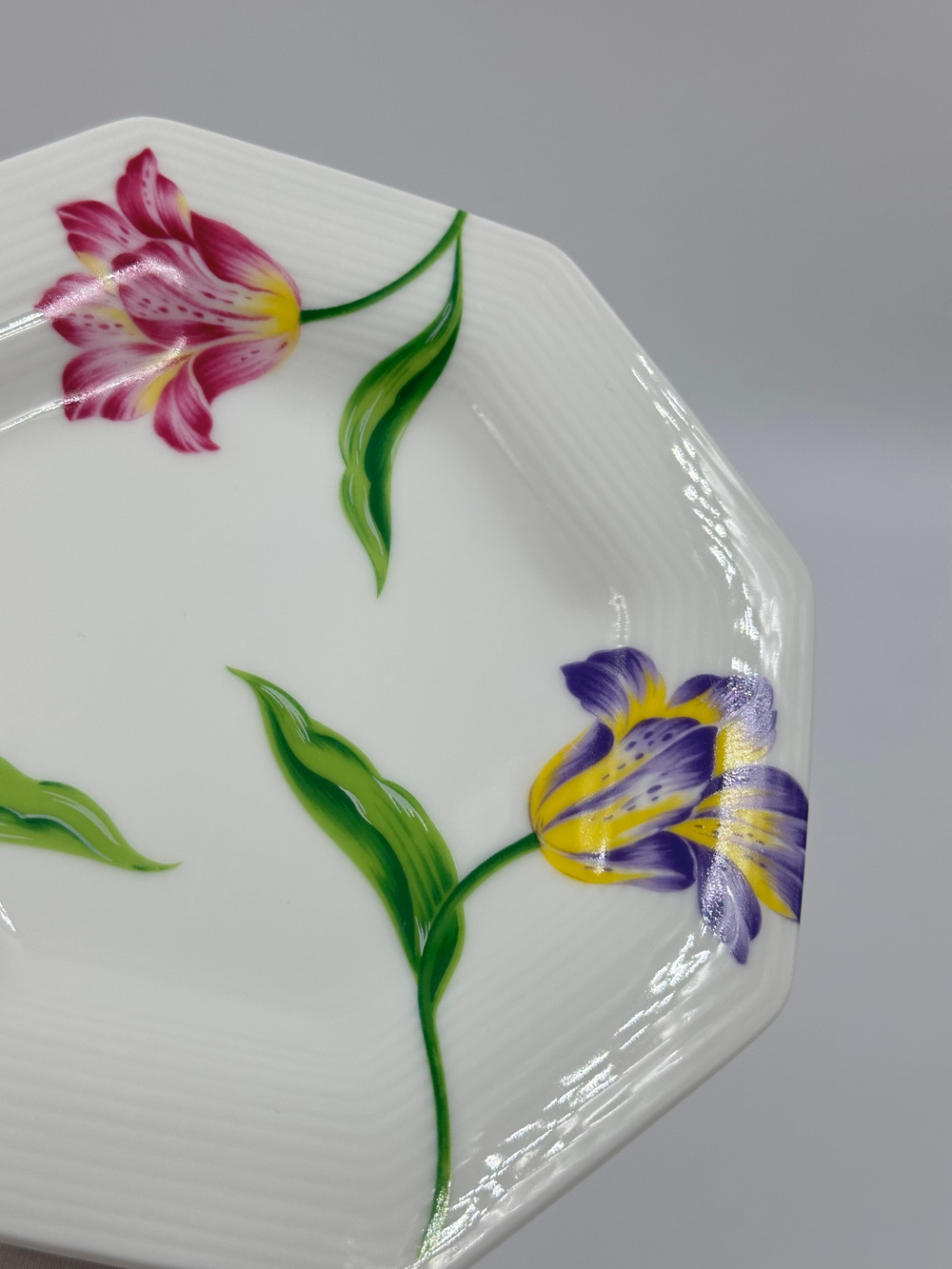 Тарелка с цветами Kenzo by Aito