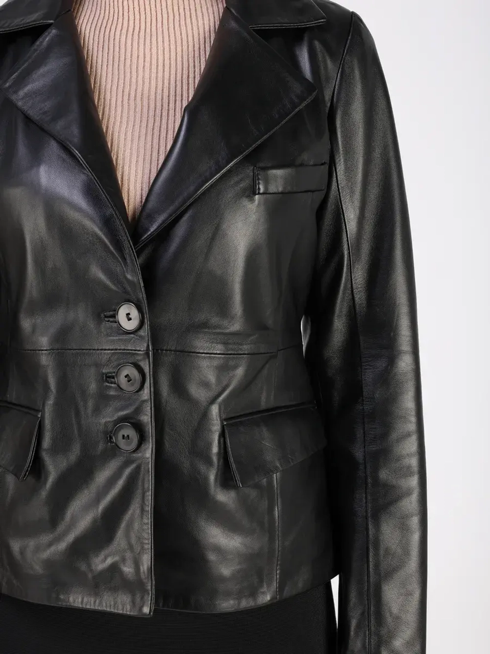 Кожаная куртка демисезонная блейзер