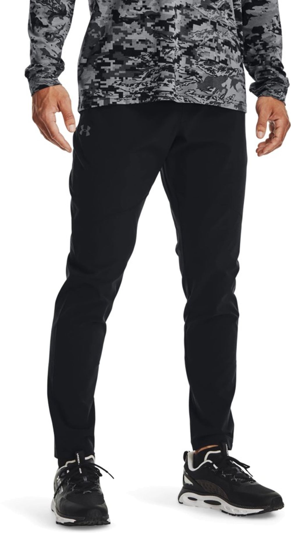 1366215-001 Брюки тренировочные Under Armour Stretch Woven Pant