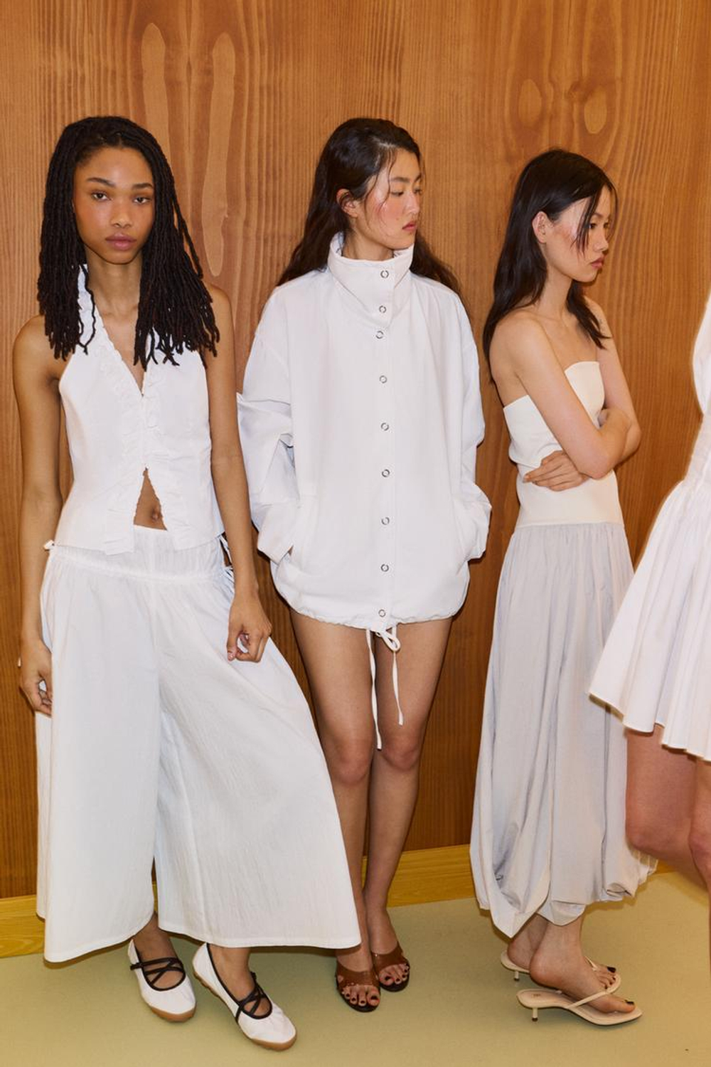 ZARA БРЮКИ-КЮЛОТЫ СО СБОРКАМИ, БЕЛЫЙ