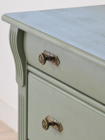 Комод для одежды Сюзанна, деревянный из массива сосны в викторианском стиле