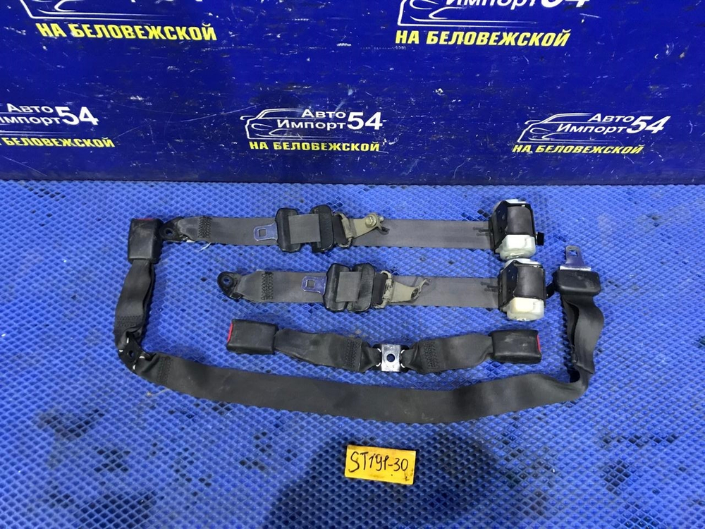 Ремни безопасности задние TOYOTA CORONA 1993