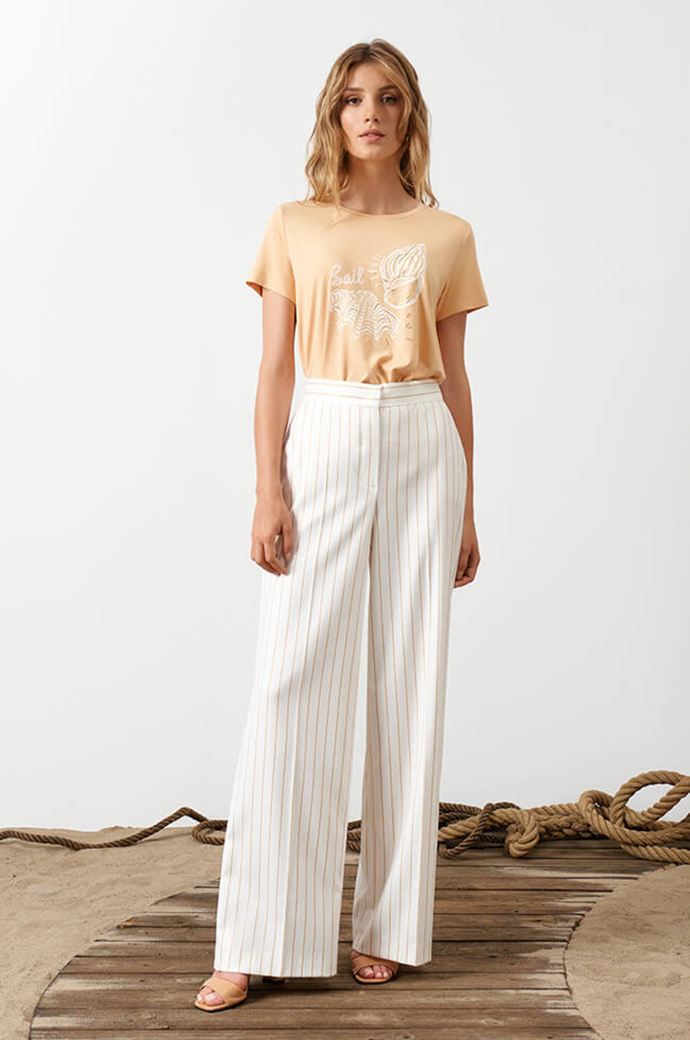 23045 Джемпер женский (абрикосовый)