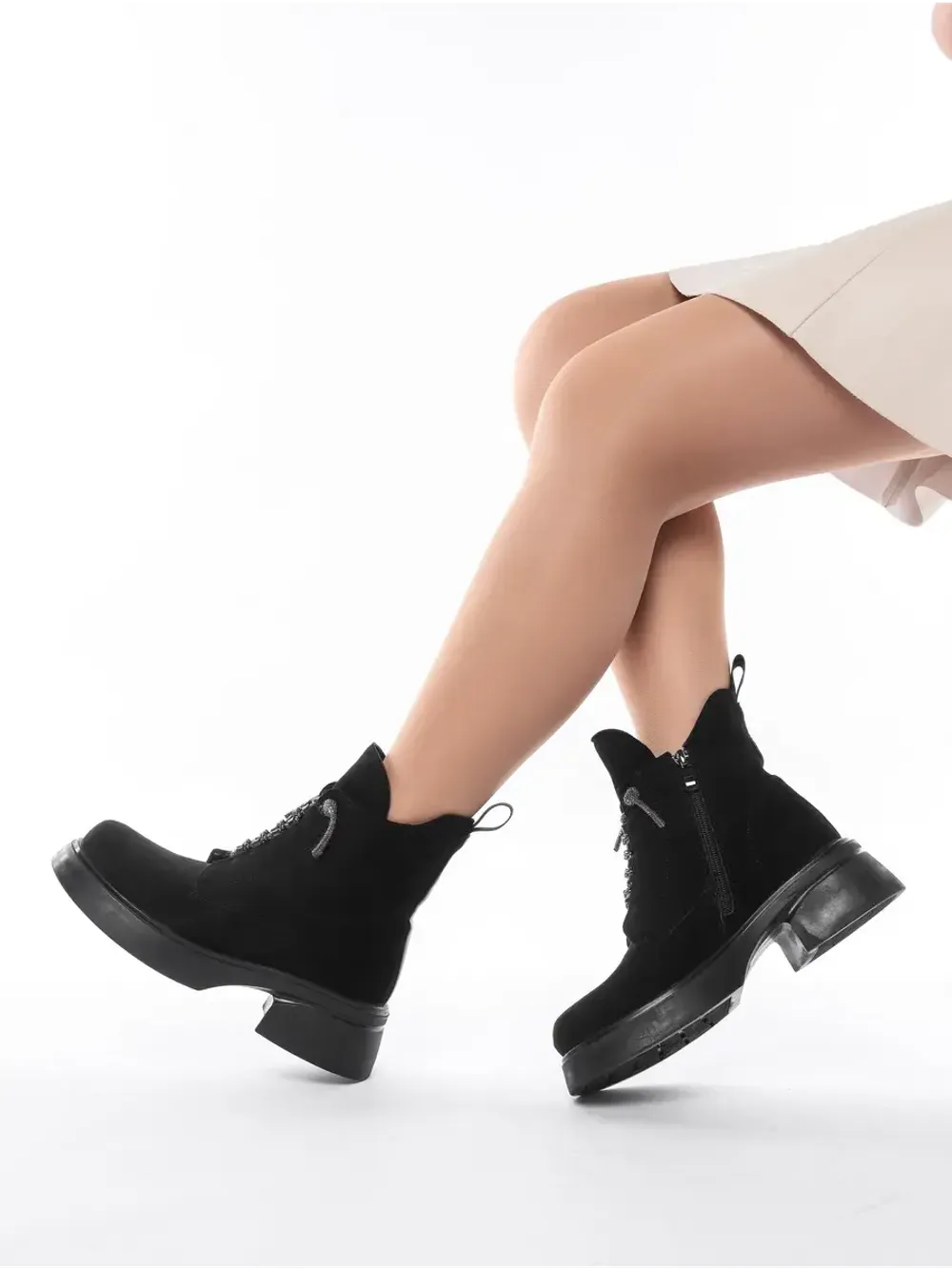 Зимние ботинки на высокой платформе